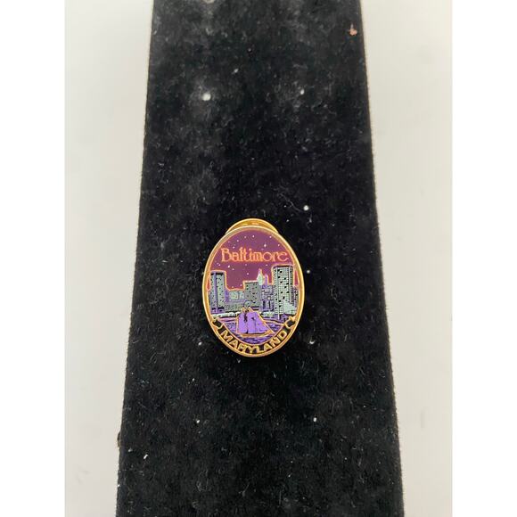 Baltimore Maryland Collectible Pin - Charm City Souvenir - Picture 1 of 3